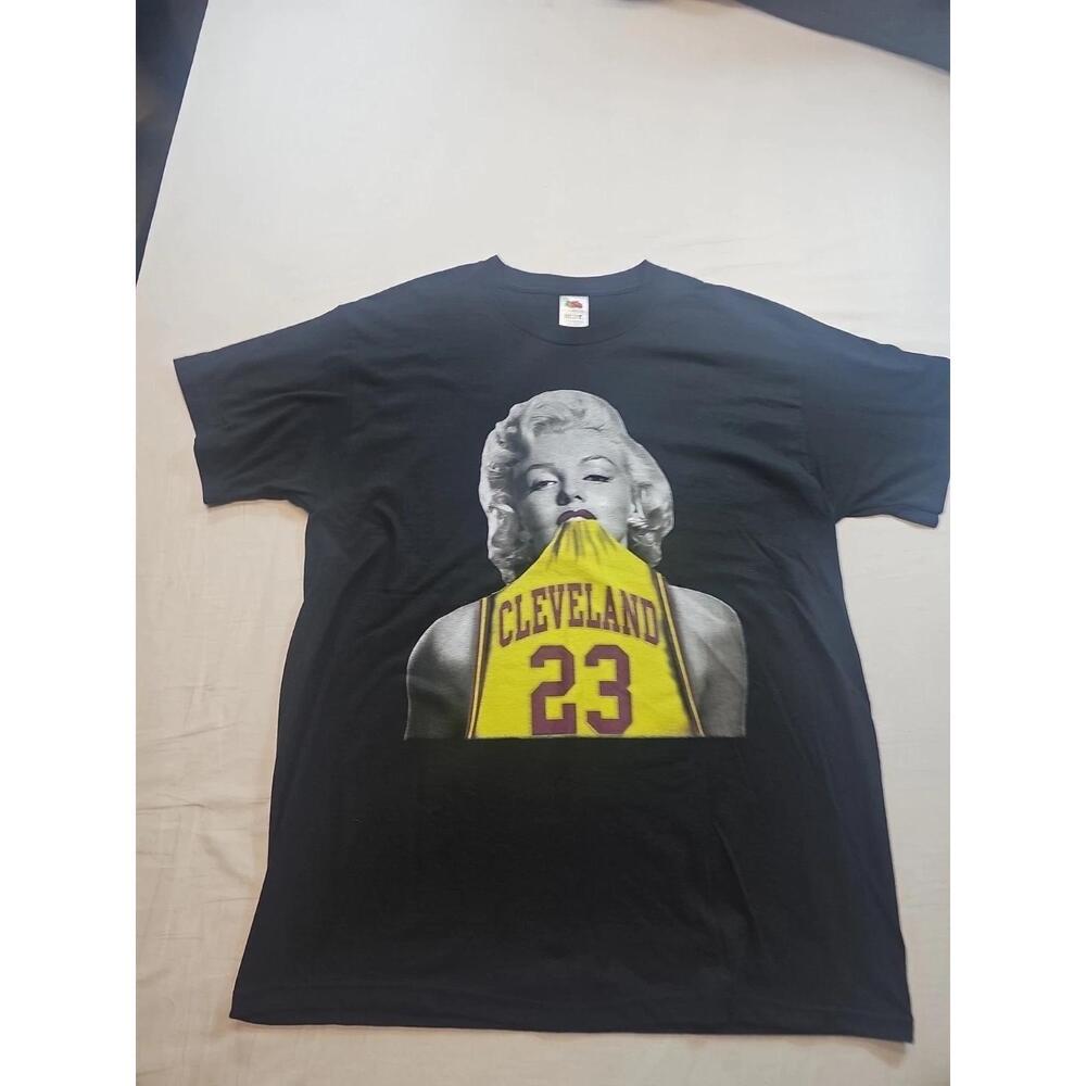 Mens  Short Sleeve T Shirt Black Marilyn Monroe Cleveland Cavaliers